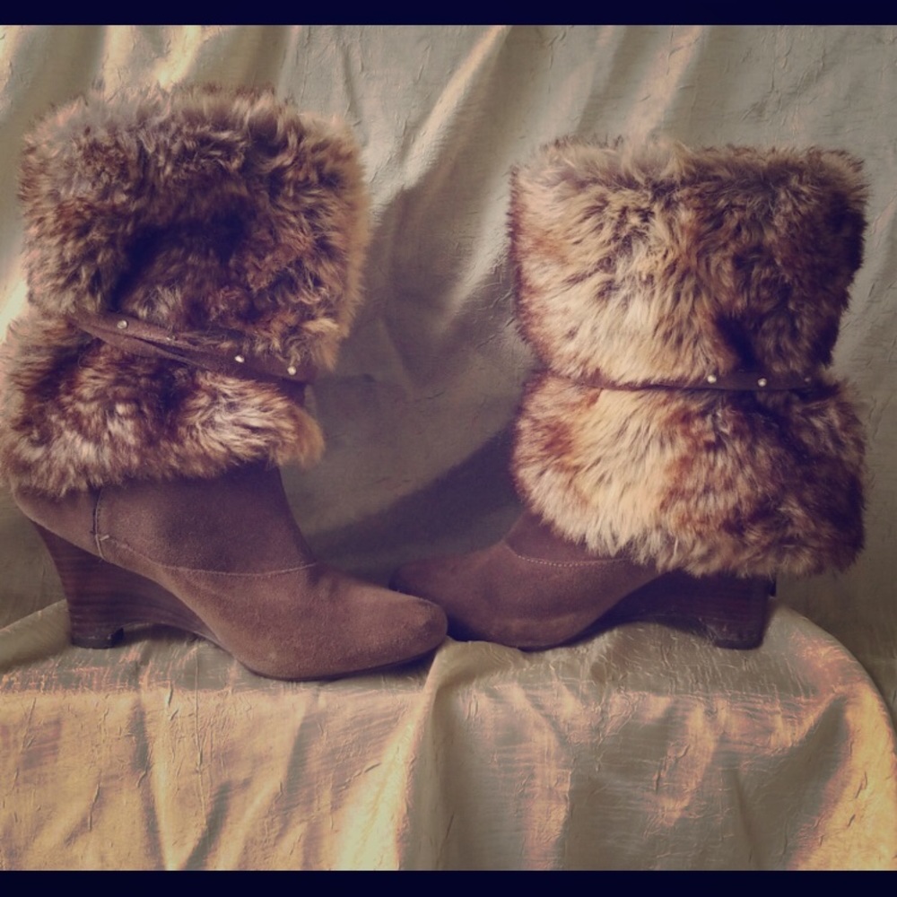 Leather upper and faux fur boots !